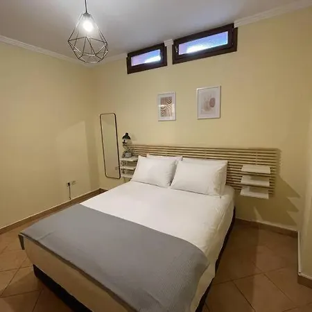 Centaurus Apartment In Old Town Thessaloniki Exterior photo